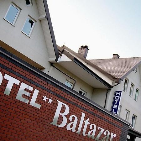 Hotel Baltazar Пултуск Екстер'єр фото