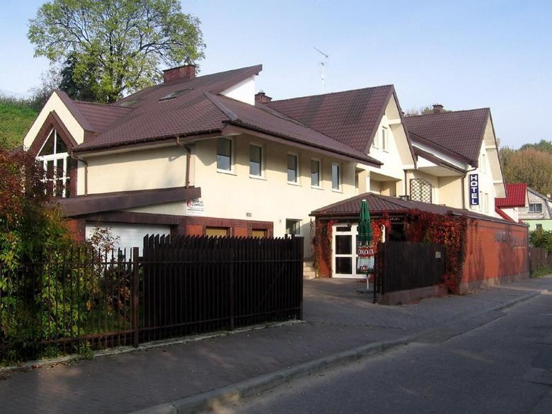 Hotel Baltazar Пултуск Екстер'єр фото